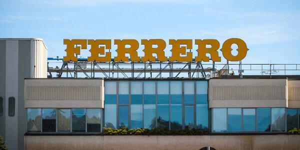 Ferrero investe negli USA e sfida i giganti del cioccolato